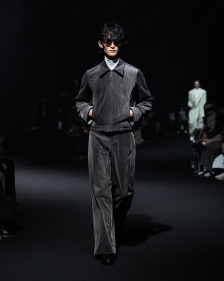 25年秋冬コレクションのショーの様子