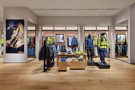 アークテリクスの池袋新店の画像