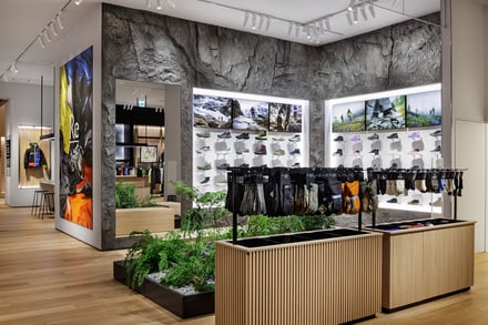 アークテリクスの池袋新店の画像