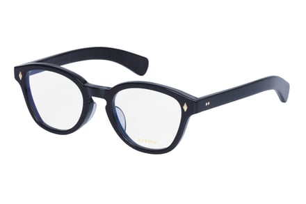 黒縁のアイウェア