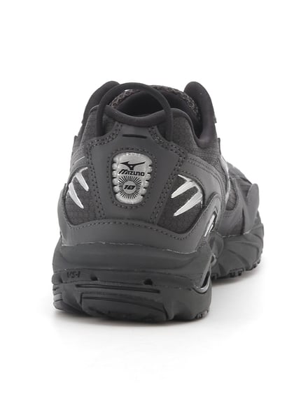 ミズノとエミのコラボアイテム