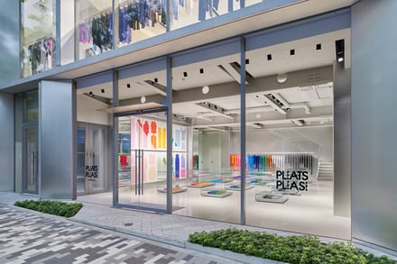 PLEATSPLEASEISSEYMIYAKE/AOYAMAの店内