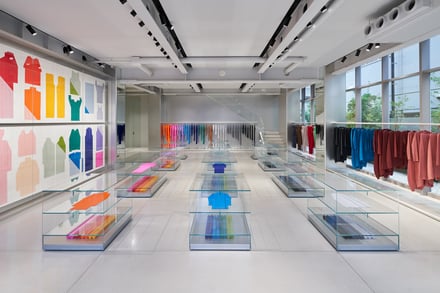 PLEATSPLEASEISSEYMIYAKE/AOYAMAの店内