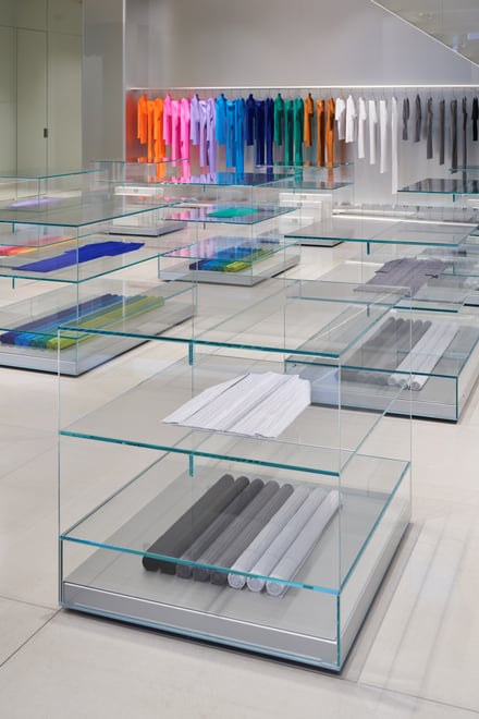 PLEATSPLEASEISSEYMIYAKE/AOYAMAの店内