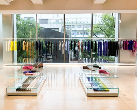 PLEATSPLEASEISSEYMIYAKE/AOYAMAの店内