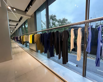 PLEATSPLEASEISSEYMIYAKE/AOYAMAの店内