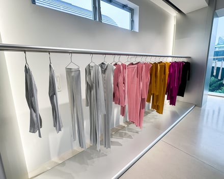 PLEATSPLEASEISSEYMIYAKE/AOYAMAの店内