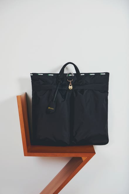 쥹ݩ`ȥåLg Helmet Tote