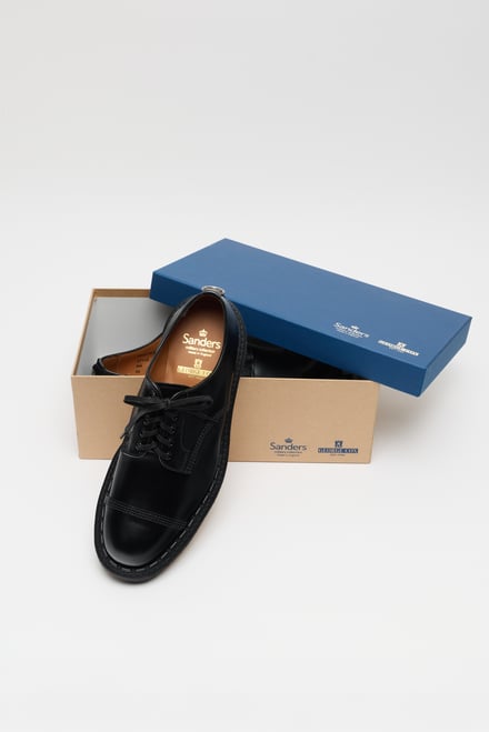 SANDERS MILITARY COLLECTION × GEORGE COX “GEORGE COX MILITARY DERBY SHOE“