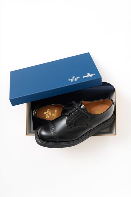 SANDERS MILITARY COLLECTION × GEORGE COX “GEORGE COX MILITARY DERBY SHOE“