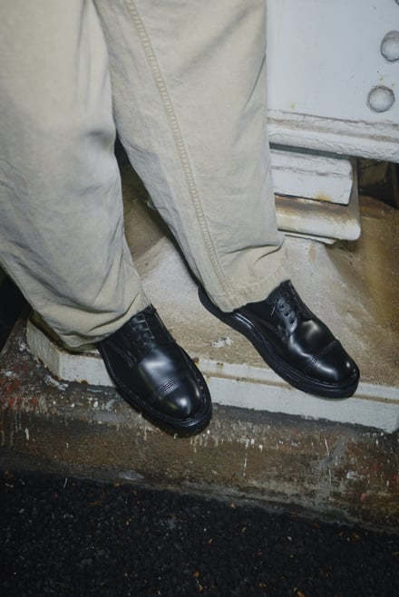SANDERS MILITARY COLLECTION × GEORGE COX “GEORGE COX MILITARY DERBY SHOE“