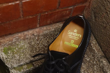 SANDERS MILITARY COLLECTION × GEORGE COX “GEORGE COX MILITARY DERBY SHOE“