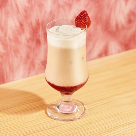 ジョイフル メドレー クリーム ティー ラテ with ストロベリー