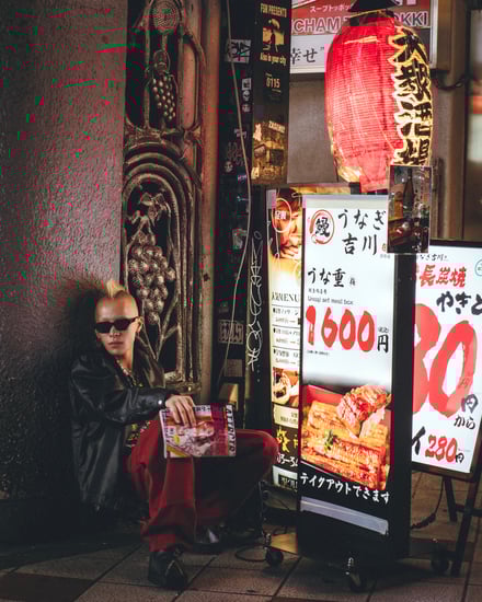 ATTRCTRと週刊実話のコラボアイテム