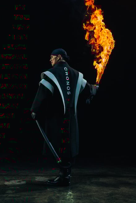 CRONOSのアンバサダーに就任した市原隼人を起用したキーヴィジュアル