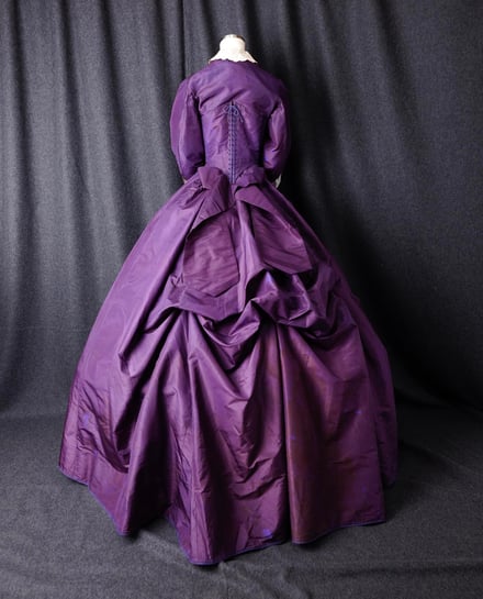 半・分解展で展示する衣服