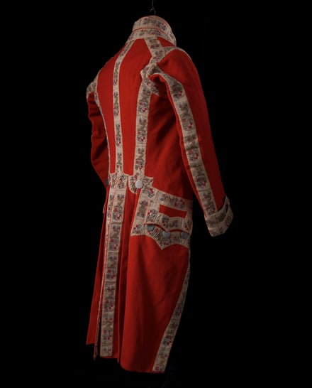 半・分解展で展示する衣服