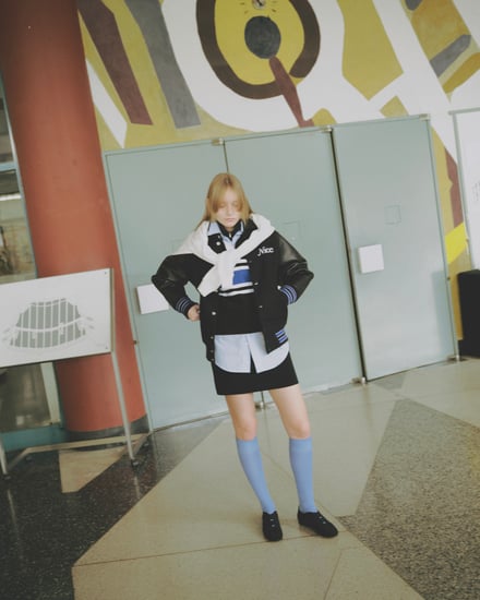 ナイスウェザーのアパレルを着たモデル