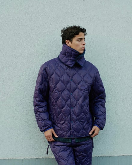 タイオンとホワイトマウンテニアリングがコラボレーションで発売するダウンジャケットとダウンパンツのルック画像