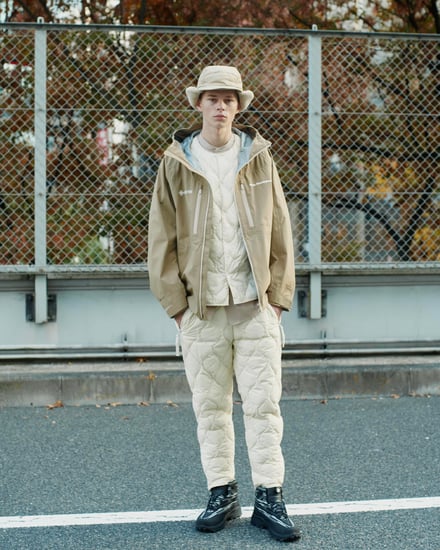 タイオンとホワイトマウンテニアリングがコラボレーションで発売するダウンジャケットとダウンパンツのルック画像
