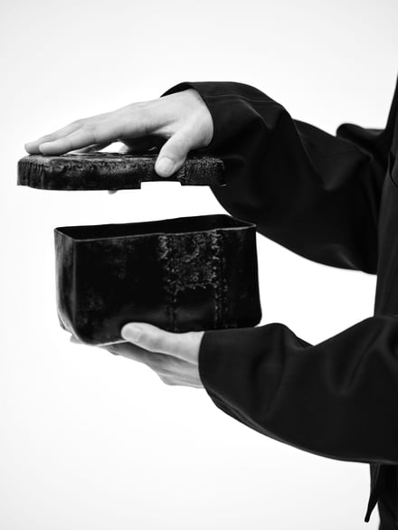 VEILANCEが公開したヴィジュアルや商品画像