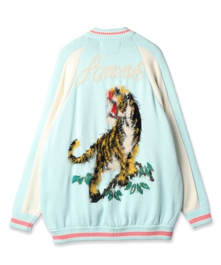 ポップアップで発売する限定ニット