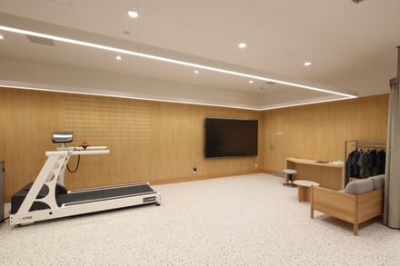 アシックス グランフロント大阪の内観