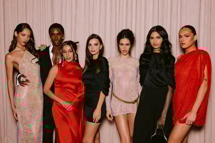 モデルの集合ショット