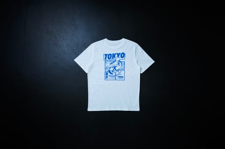 ホカの白いTシャツ