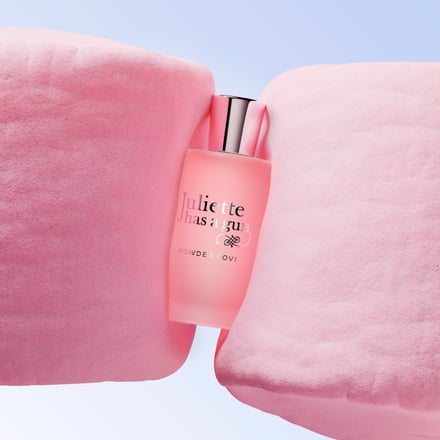 ジュリエット ハズ ア ガン パウダー ラブ オードパルファムの画像