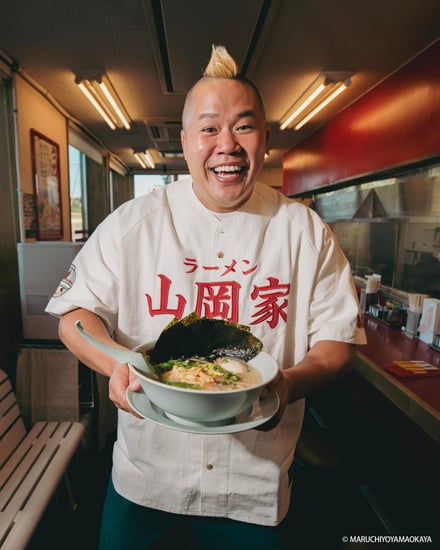 ケボズとラーメン山岡家のコラボレーションのルック画像