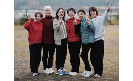 ニューバランスとサシコギャルズがコラボしたアイテムの画像