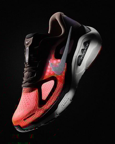 ナイキが発売するランニングシューズ「ストラクチャー プラス」のアイテム画像