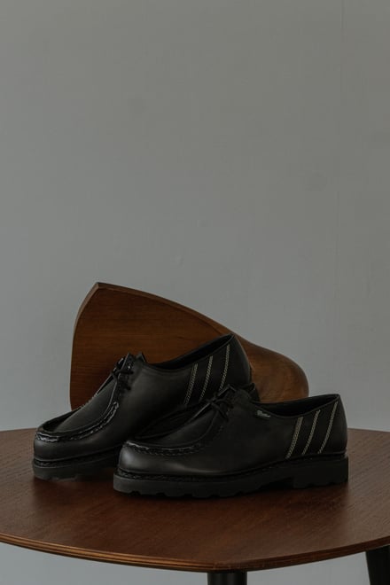 別注したシューズ