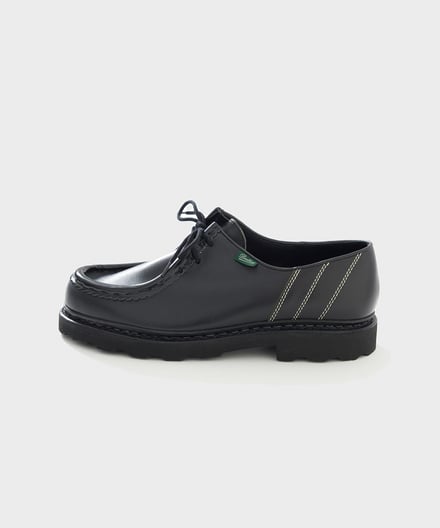 別注したシューズ