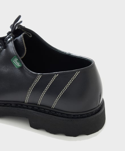 別注したシューズ