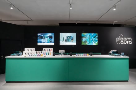 1F 販売カウンター