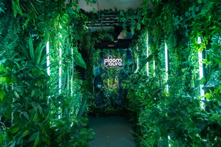 2F エントランスゲート