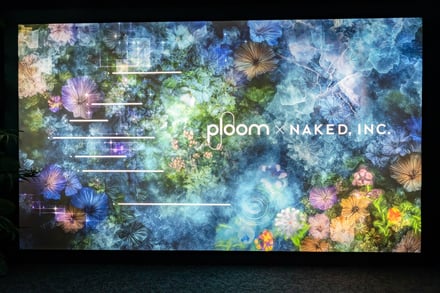 2F エントランスサイン