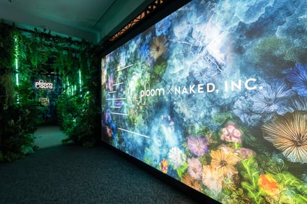 2F エントランスサイン