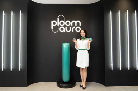 3F OASIS LOUNG モデルアリ