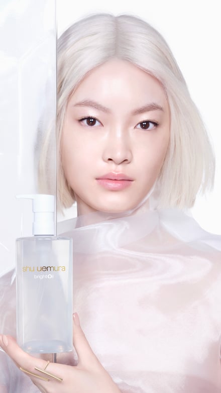シュウ ウエムラ ブライト クレンジング オイル 画像