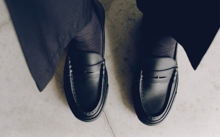 黒いローファー