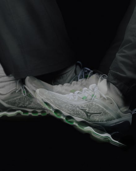 新作シューズのヴィジュアル