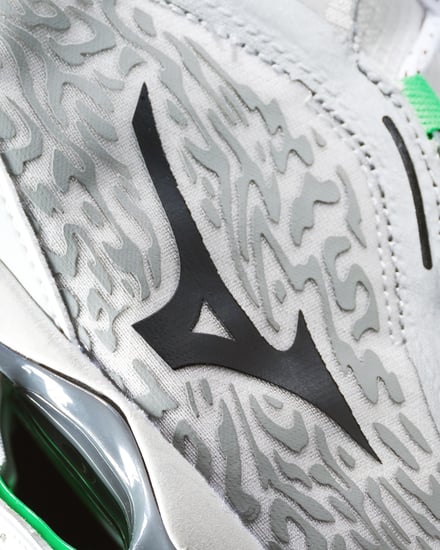 新作シューズのヴィジュアル