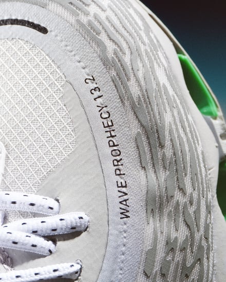 新作シューズのヴィジュアル