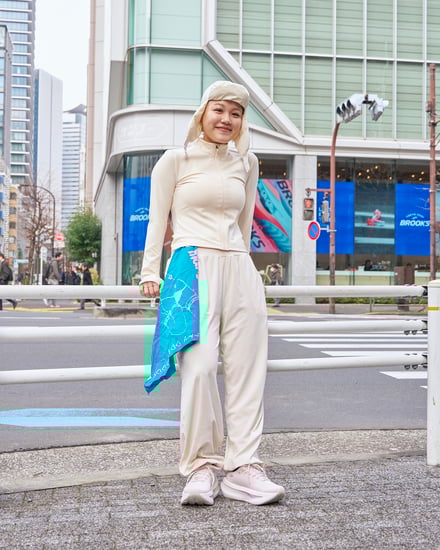 ブルックスのシューズを履いたスナップ