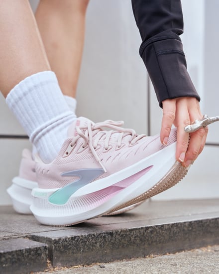 ブルックスのシューズを履いたスナップ