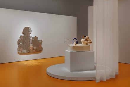 ジェフ・クーンズ展示