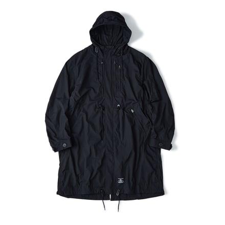 White MountaineeringとALPHA INDUSTRIESのコラボコート